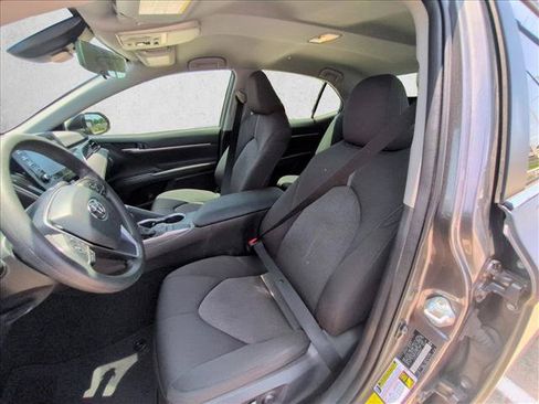 Used 2022 Toyota Camry LE FWD image 13