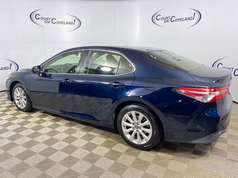 Used 2018 Toyota Camry LE FWD image 4