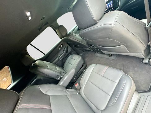 Used 2022 Chevrolet Traverse RS image 29