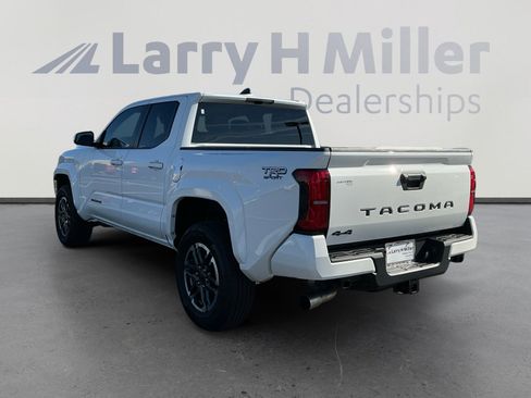 Certified 2025 Toyota Tacoma TRD Sport image 3