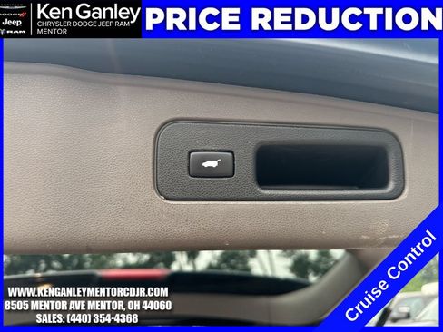 Used 2015 Honda Odyssey Touring Elite image 12