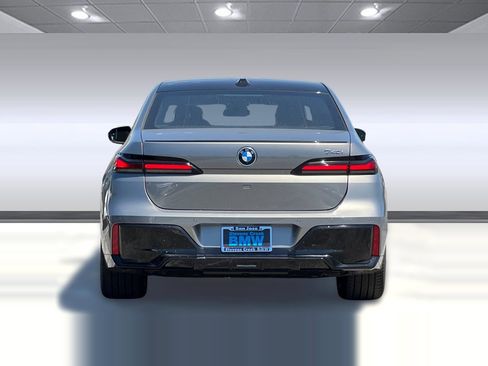 New 2025 BMW 740i image 9