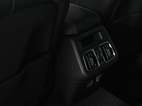 Used 2025 Maserati Grecale GT image 17