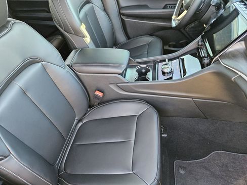 New 2025 Jeep Grand Cherokee L Limited image 16