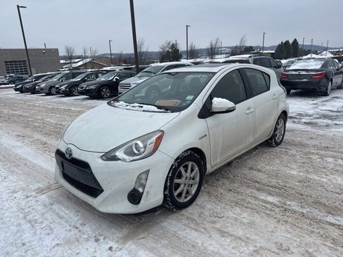 Used 2015 Toyota Prius C Four image 4