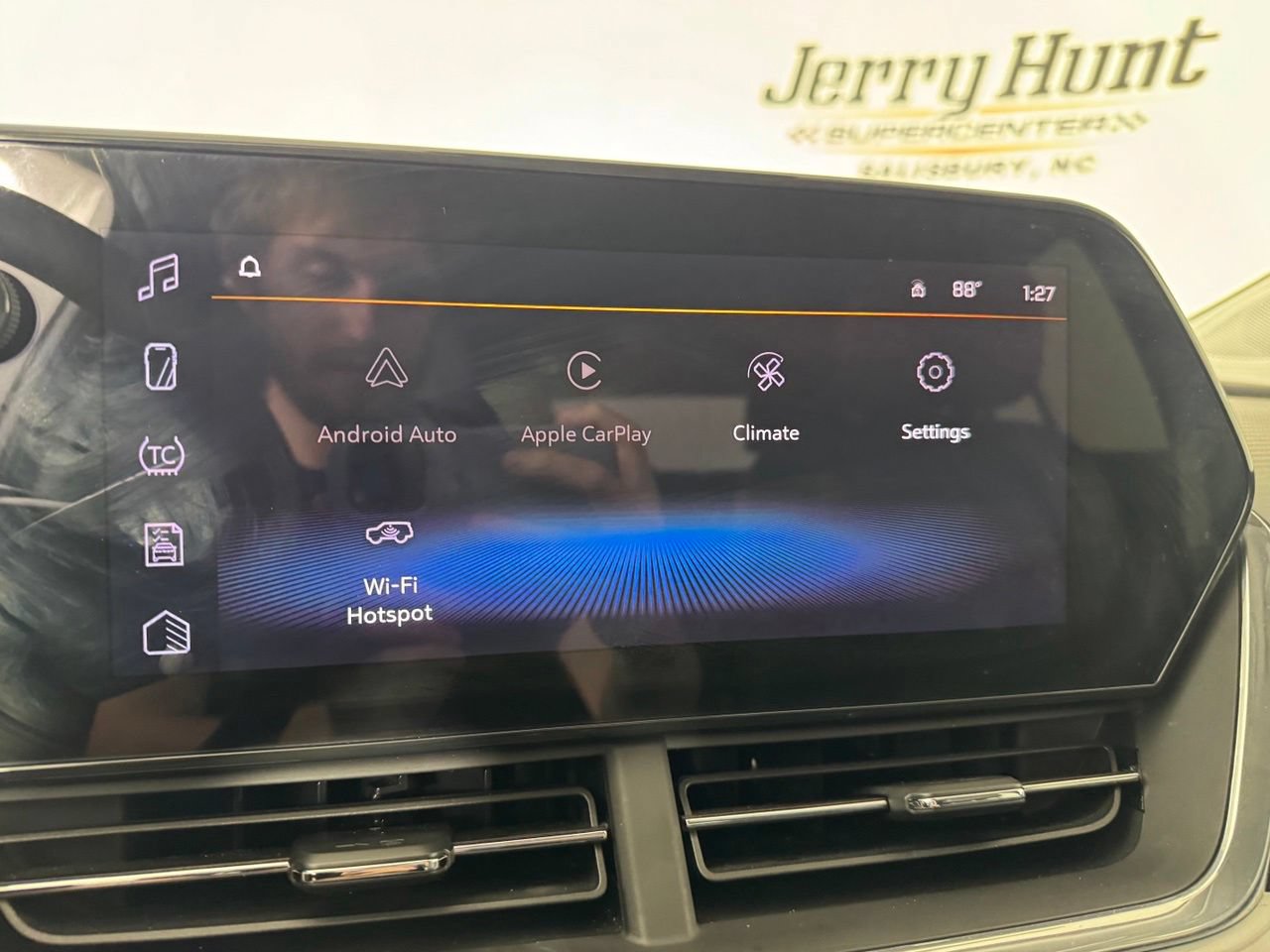 Used 2024 Chevrolet Trax LT FWD image 17