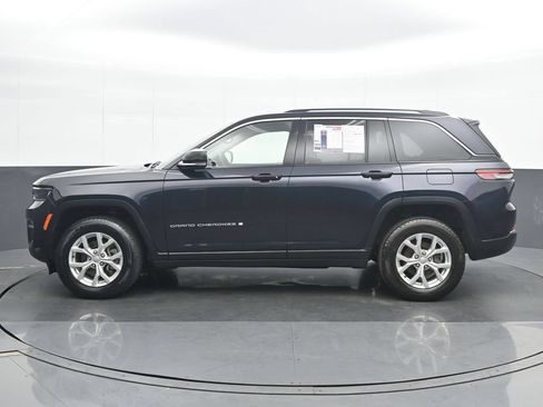 Used 2023 Jeep Grand Cherokee Limited AWD/4WD image 3
