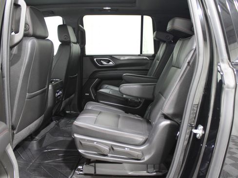 Used 2022 Chevrolet Suburban RST w/ Luxury Package image 22