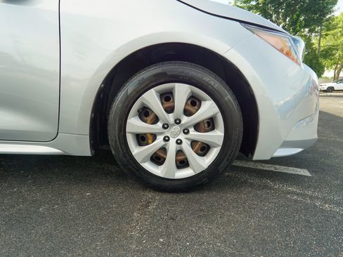 Used 2021 Toyota Corolla LE FWD image 10
