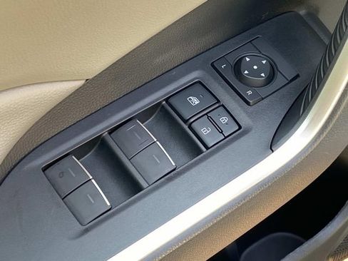 Used 2022 Toyota RAV4 XLE w/ Convenience Package AWD/4WD image 13