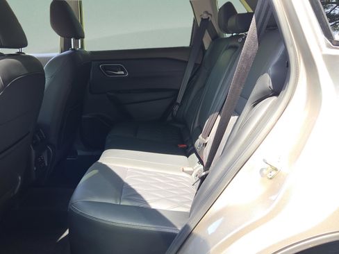 Used 2023 Nissan Rogue Platinum w/ Platinum Premium Package FWD image 10