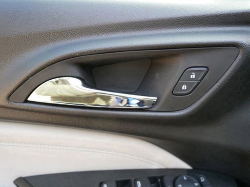 Used 2024 Chevrolet Trax LT w/ Driver Confidence Package image 17