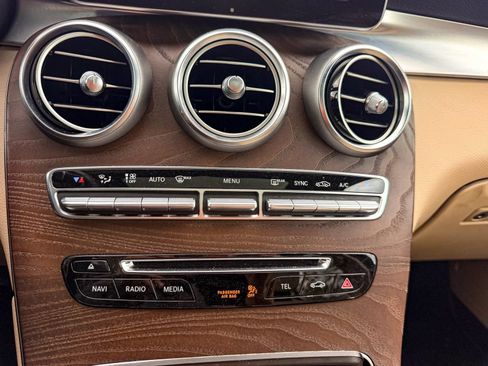 Used 2018 Mercedes-Benz GLC 300 4MATIC image 39