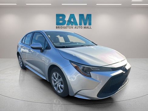 Used 2021 Toyota Corolla LE image 12