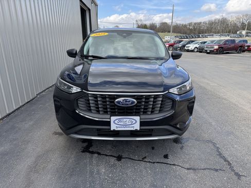 Used 2025 Ford Escape Active AWD/4WD image 3