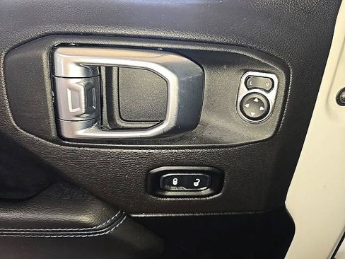 Used 2022 Jeep Wrangler Unlimited Rubicon 4xe w/ Cold Weather Group AWD/4WD image 14