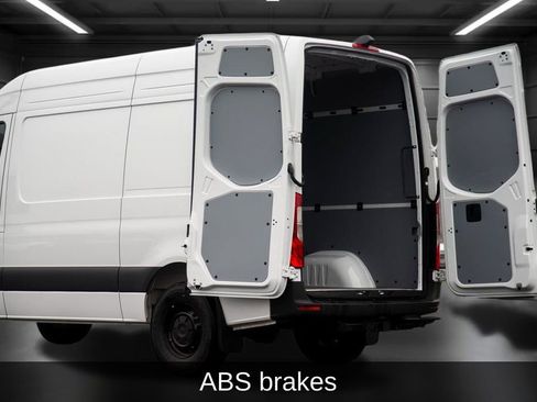 Used 2025 Mercedes-Benz Sprinter 2500 image 22
