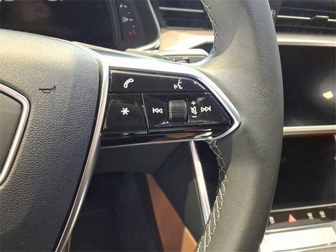 Used 2025 Audi A6 Premium Plus w/ Premium Plus Package image 18