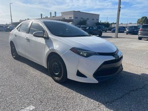 Used 2019 Toyota Corolla LE FWD image 1