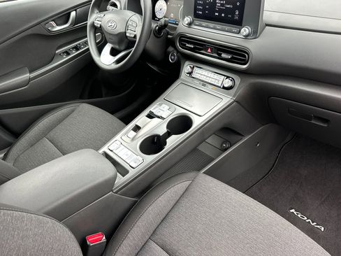 Used 2023 Hyundai Kona SE image 16