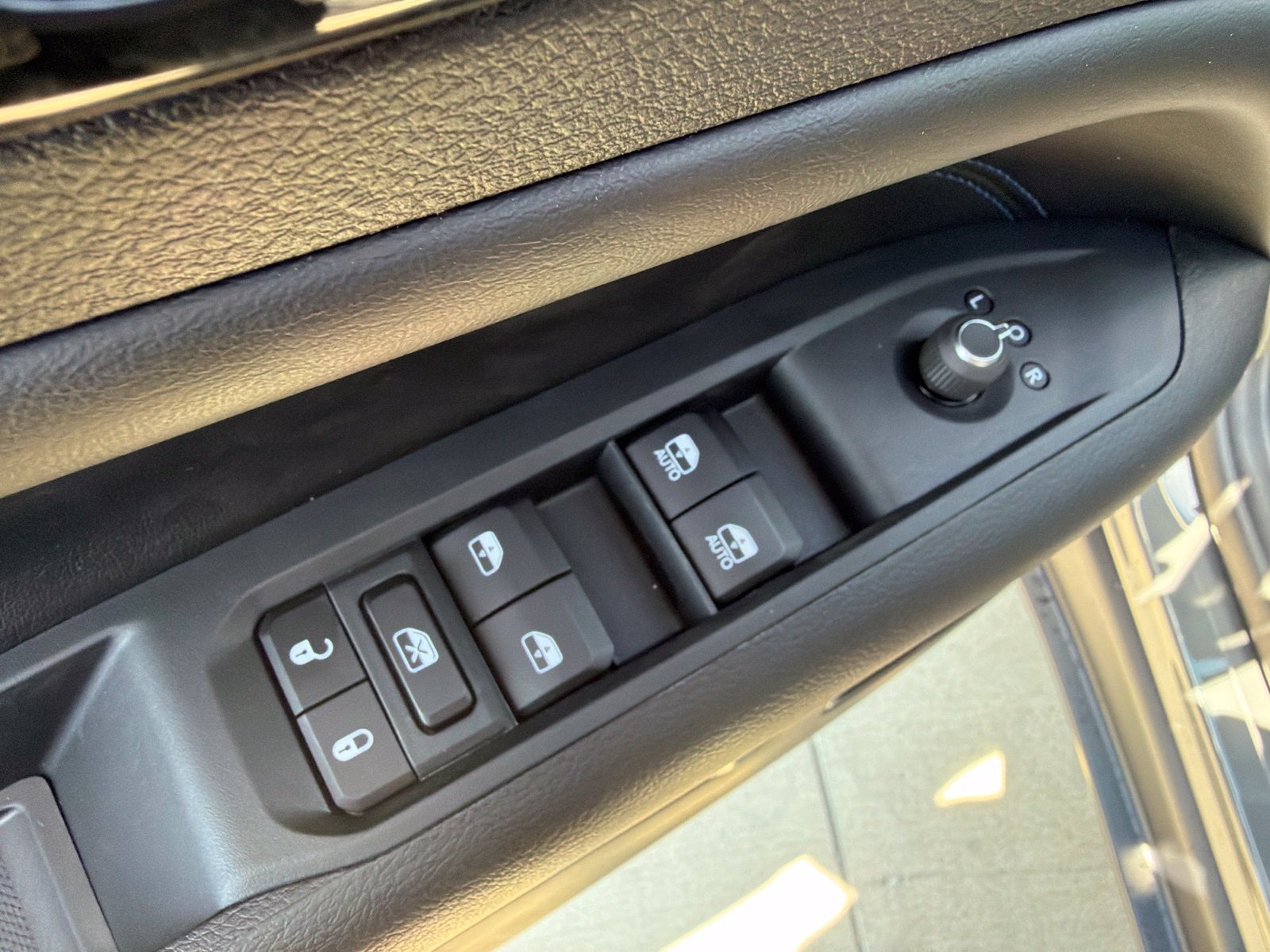 New 2026 Jeep Compass Latitude AWD/4WD image 15