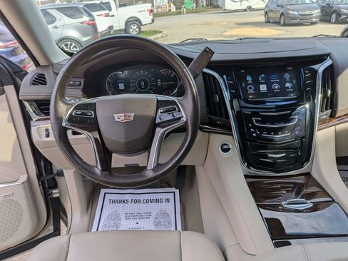 Used 2016 Cadillac Escalade ESV Luxury image 61