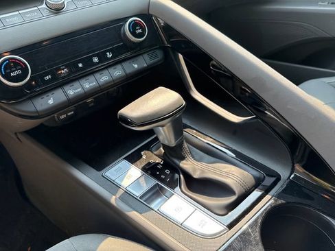 Used 2023 Hyundai Elantra SEL w/ Convenience Package FWD image 21