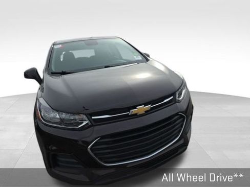 Used 2021 Chevrolet Trax LS w/ Tint and Cruise Package image 5