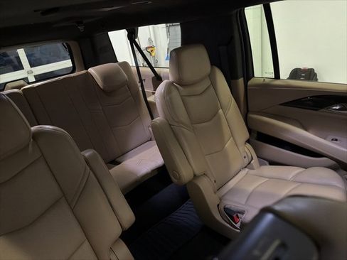 Used 2019 Cadillac Escalade ESV Platinum image 50
