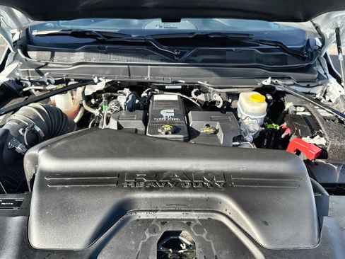 Used 2024 RAM 2500 Tradesman w/ Chrome Appearance Group image 34