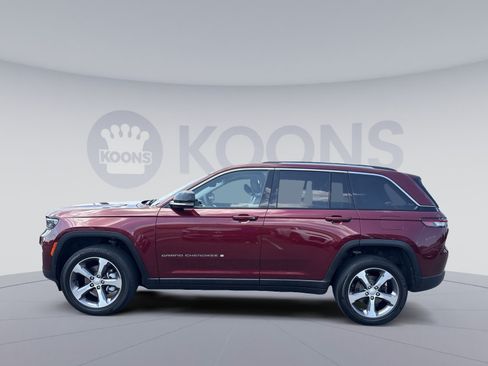 Used 2023 Jeep Grand Cherokee Limited AWD/4WD image 2
