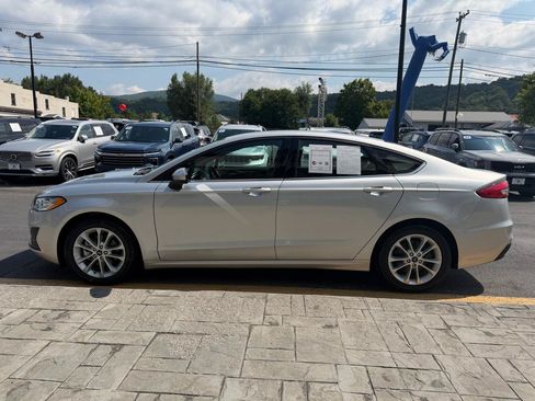 Used 2019 Ford Fusion SE FWD image 5