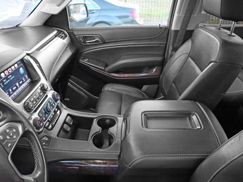 Used 2020 Chevrolet Suburban LT image 24