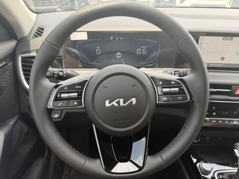 New 2026 Kia Seltos S FWD image 32