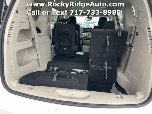 Used 2023 Chrysler Voyager LX image 38