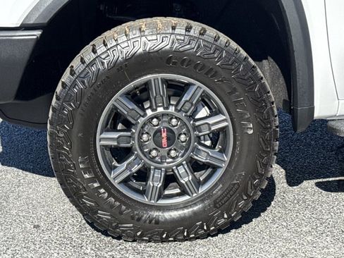 New 2026 GMC Sierra 1500 AT4X w/ LPO, Black Badging Package AWD/4WD image 12