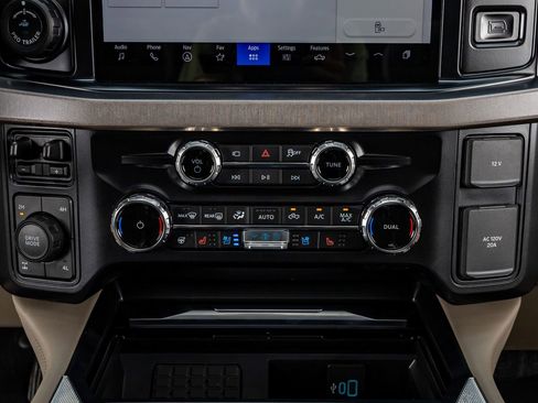 Used 2026 Ford F250 Platinum w/ Platinum Plus Package AWD/4WD image 28