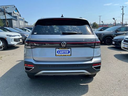New 2025 Volkswagen Taos SE image 6