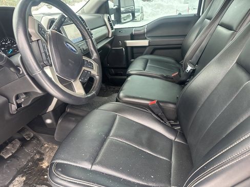 Used 2021 Ford F250 Lariat w/ Chrome Package image 11