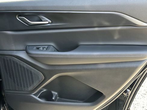 New 2025 Jeep Grand Cherokee L Laredo image 16