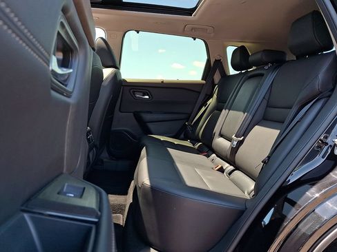 Certified 2023 Nissan Rogue SV w/ SV Premium B Package AWD/4WD image 11
