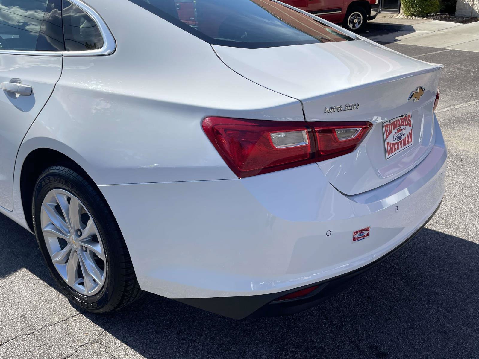 Used 2024 Chevrolet Malibu LT FWD image 31