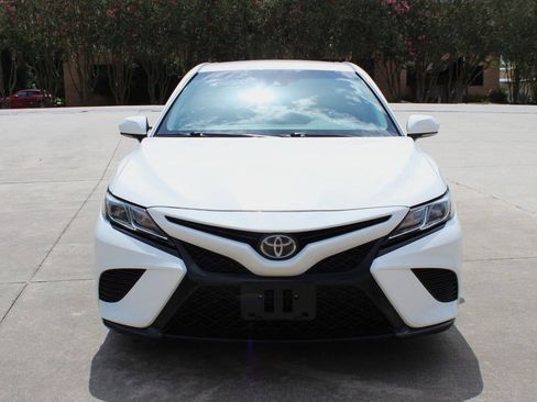 Used 2018 Toyota Camry SE w/ Convenience Package FWD image 5