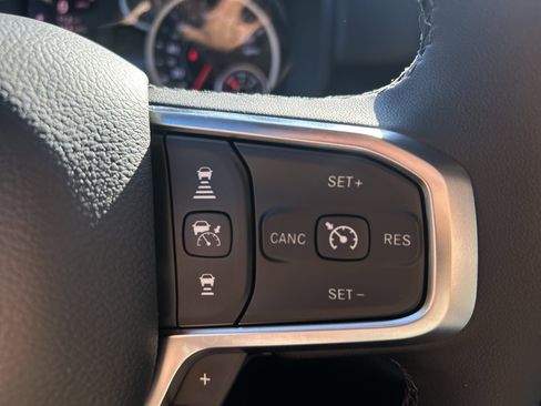 New 2026 RAM 1500 4x4 Crew Cab image 38