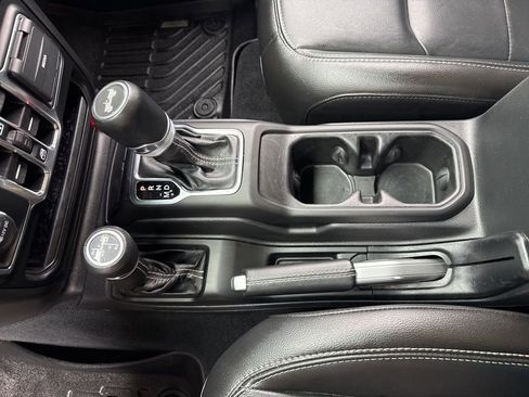 Used 2022 Jeep Wrangler Unlimited Sahara image 18