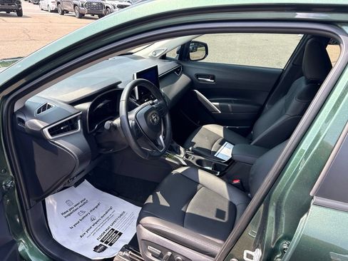 Used 2024 Toyota Corolla Cross XLE w/ Convenience Package AWD/4WD image 13