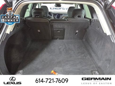Used 2022 Volvo XC60 B5 Momentum AWD/4WD image 22