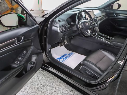 Used 2022 Honda Accord Sport image 3