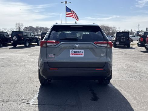 Used 2019 Toyota RAV4 XLE Premium w/ Cold Weather Package image 6