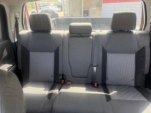 Used 2015 Toyota Tundra SR5 w/ SR5 Upgrade Package AWD/4WD image 5